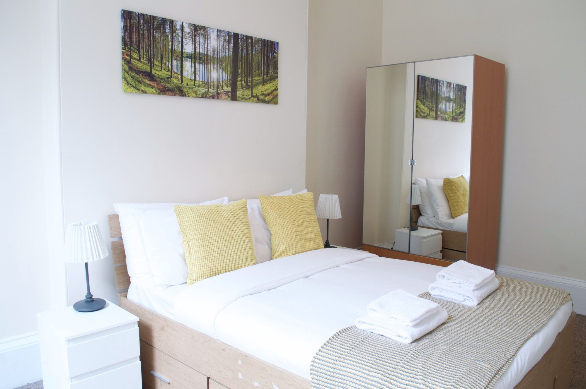 3 Bedroom Apartment Accommodates 8 Edinburgh Exterior photo